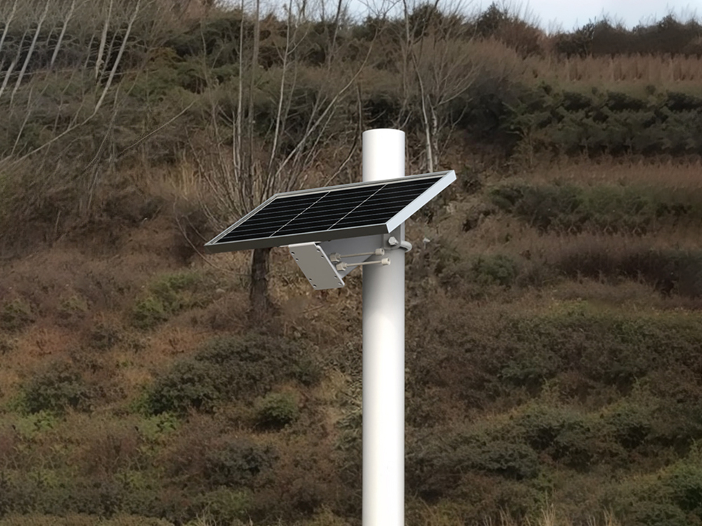 太陽能(néng)供電(diàn)系統在森(sēn)林(lín)防火(huǒ)的(de)解決方案