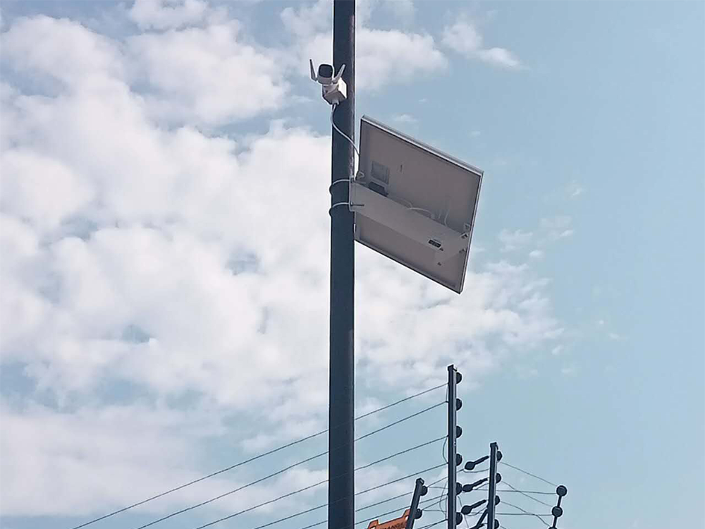 太陽能(néng)供電(diàn)系統在南(nán)非約翰內(nèi)斯堡用(yòng)戶安防監控中的(de)作(zuò)用(yòng)