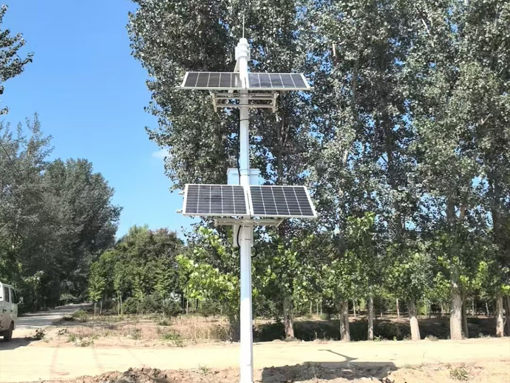 太陽能(néng)供電(diàn)系統方案在河(hé)南(nán)道(dào)路(lù)監控中的(de)作(zuò)用(yòng)