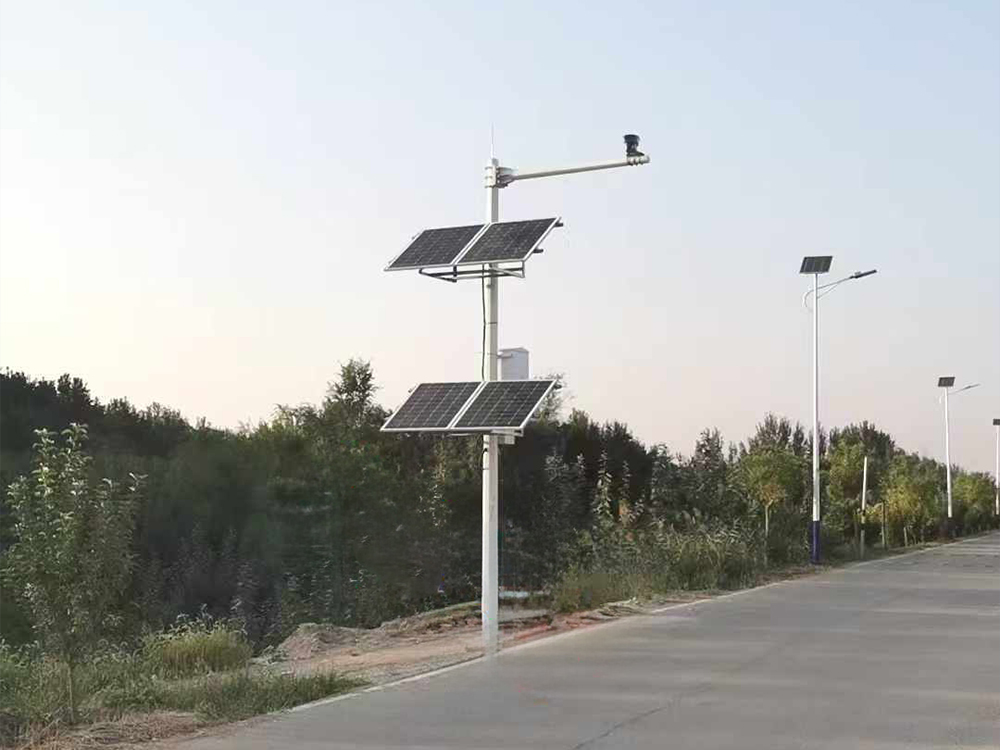 太陽能(néng)供電(diàn)系統：道(dào)路(lù)監控的(de)綠(lǜ)色新動力