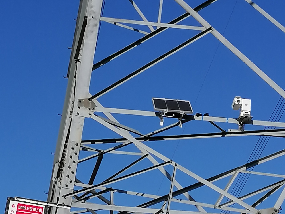 太陽能(néng)供電(diàn)系統對(duì)包頭包坤線電(diàn)力傳輸監控中的(de)作(zuò)用(yòng)