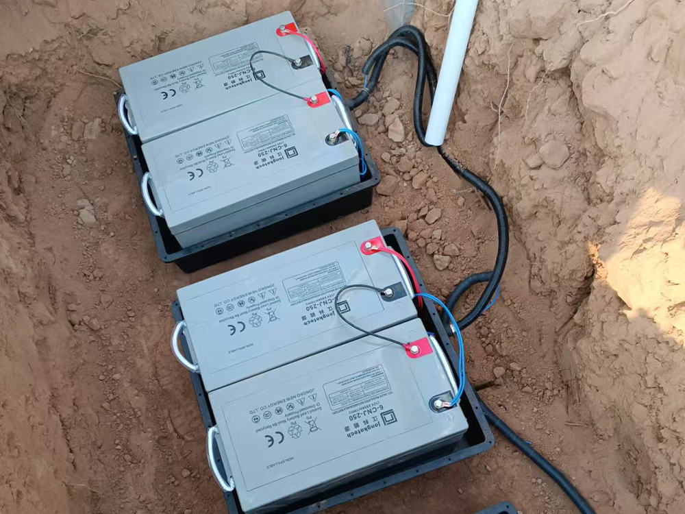 太陽能(néng)供電(diàn)系統：照(zhào)亮(liàng)礦産礦區(qū)監測的(de)綠(lǜ)色之路(lù)