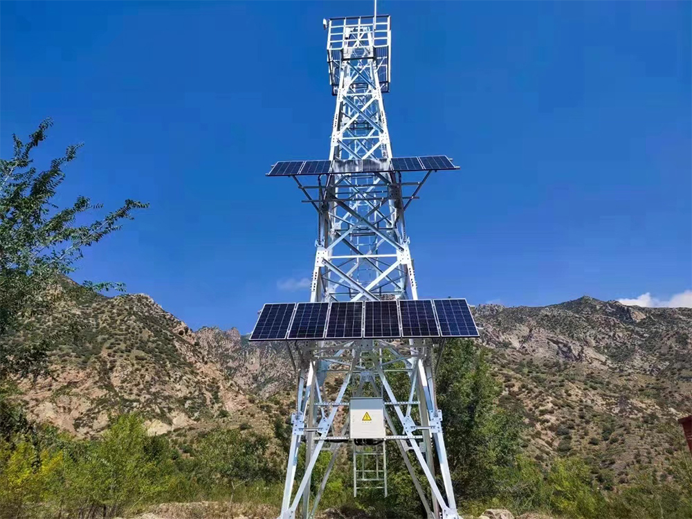 太陽能(néng)供電(diàn)系統：為(wèi)森(sēn)林(lín)防火(huǒ)裝上(shàng)“綠(lǜ)色心髒”，讓高(gāo)清監控永不(bù)斷電(diàn)