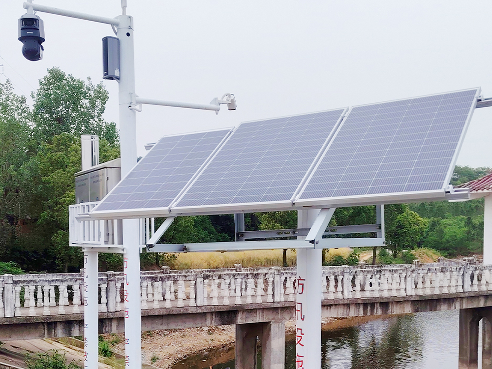 太陽能(néng)供電(diàn)系統：為(wèi)庫區(qū)水(shuǐ)質監測注入綠(lǜ)色智慧動力