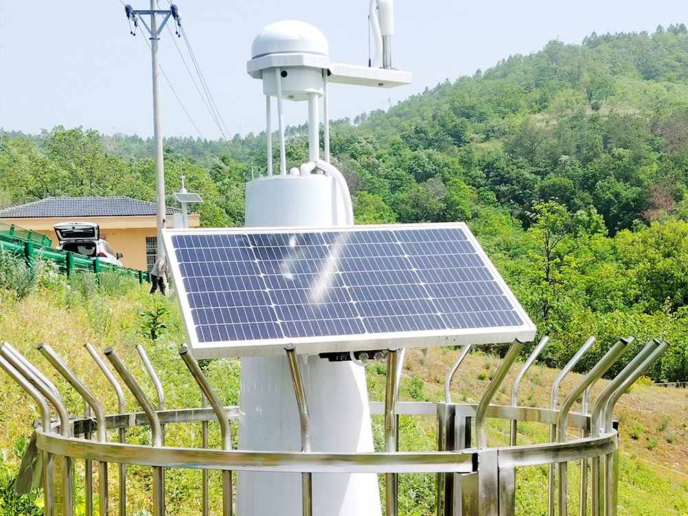 太陽能(néng)供電(diàn)系統賦能(néng)深部位移監測儀：重塑水(shuǐ)利水(shuǐ)文(wén)安全監測的(de)綠(lǜ)色基石