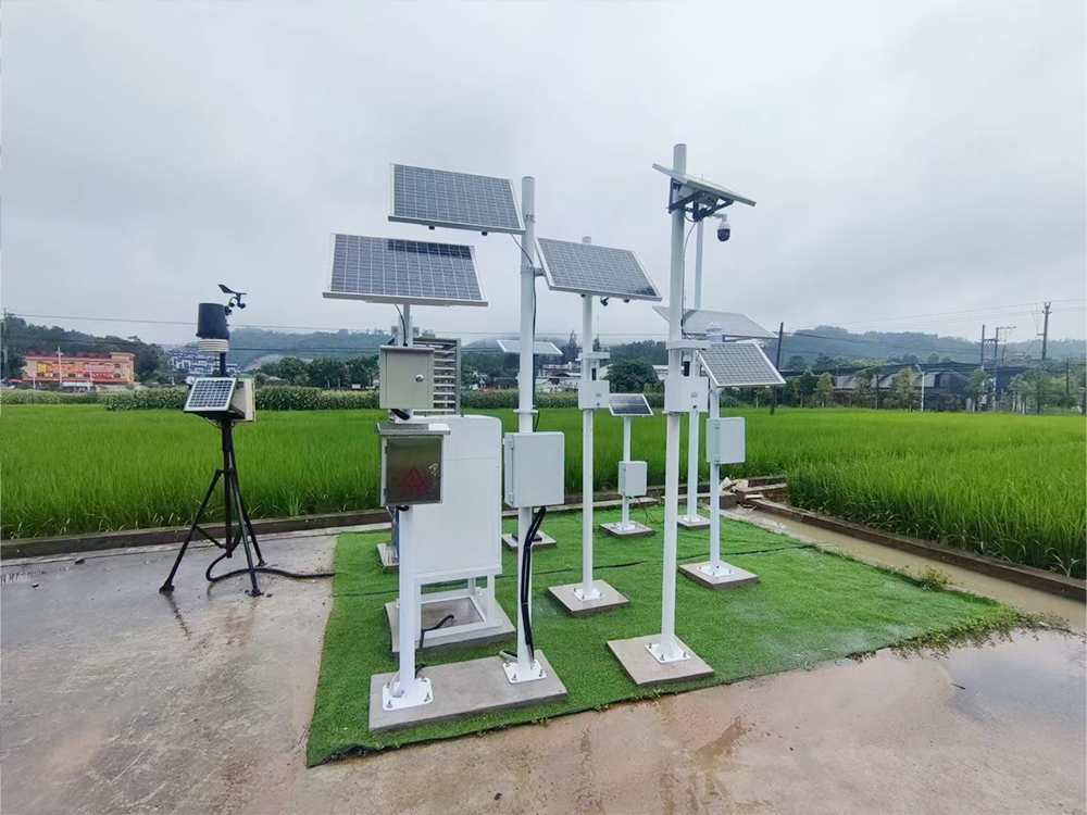 綠(lǜ)能(néng)之瞳：太陽能(néng)供電(diàn)系統賦能(néng)氣象站(zhàn)，織就(jiù)全天候環境感知(zhī)智慧網絡