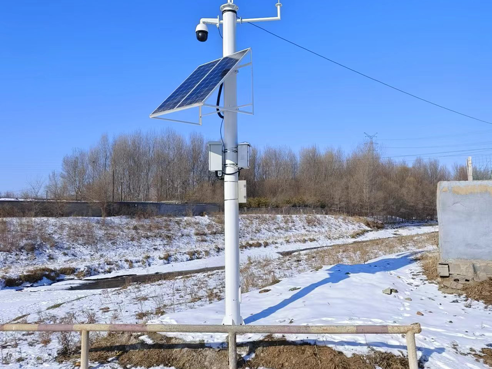 光(guāng)能(néng)鑄盾：太陽能(néng)供電(diàn)系統賦能(néng)道(dào)路(lù)視(shì)頻(pín)監控防爆紅(hóng)外(wài)攝像機(jī)的(de)科(kē)技(jì)突破